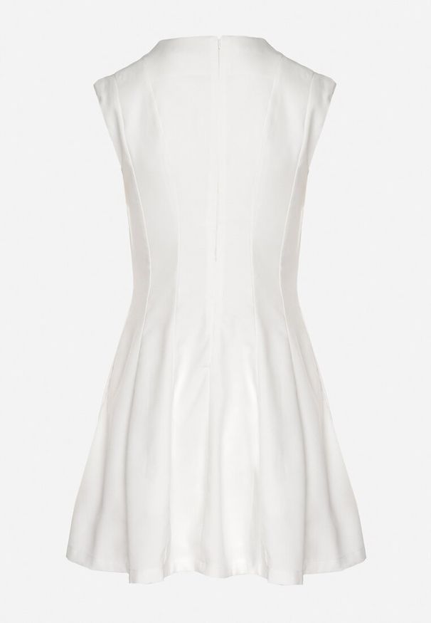 Born2be - Biała Rozkloszowana Sukienka o Taliowanym Kroju Ellaira. Okazja: na co dzień. Kolor: biały. Wzór: kolorowy. Styl: casual, elegancki