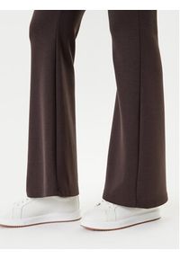 only - ONLY Legginsy Scarlet 15357949 Brązowy Flared Fit. Kolor: brązowy. Materiał: syntetyk