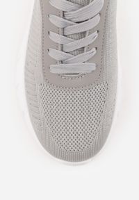 Born2be - Szare Dzianinowe Sneakersy na Grubej Podeszwie ze Żłobieniami Enolora. Okazja: na co dzień, na spacer. Kolor: szary. Materiał: dzianina. Szerokość cholewki: normalna. Sport: turystyka piesza, fitness #3