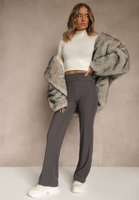 Renee - Ciemnoszare Prążkowane Spodnie High Waist z Szerokimi Nogawkami Resoda. Okazja: na co dzień. Stan: podwyższony. Kolor: szary. Materiał: prążkowany. Długość: krótkie. Styl: casual #3