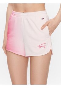 Tommy Jeans Szorty sportowe Dip Dye Signature DW0DW15382 Różowy Regular Fit. Kolor: różowy. Materiał: bawełna