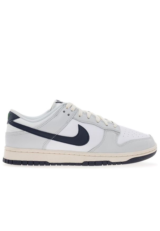 Buty Nike Dunk Low HF4299-001 - szare. Kolor: szary. Materiał: skóra, syntetyk, guma. Szerokość cholewki: normalna. Sezon: lato