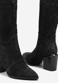 Born2be - Czarne Botki Kowbojki na Obcasie z Haftem Laora. Kolor: czarny. Materiał: jeans. Wzór: haft. Obcas: na obcasie. Styl: klasyczny, elegancki, boho. Wysokość obcasa: średni #6