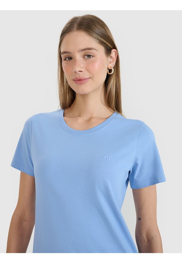 4f - 4F T-shirt regular gładki damski - niebieski S. Okazja: na co dzień. Kolor: niebieski. Materiał: dzianina, bawełna, jersey. Długość rękawa: krótki rękaw. Długość: krótkie. Wzór: gładki. Sezon: lato. Styl: klasyczny, sportowy, casual