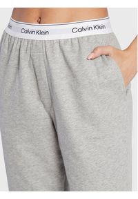 Calvin Klein Underwear Spodnie dresowe 000QS6872E Szary Regular Fit. Kolor: szary. Materiał: syntetyk