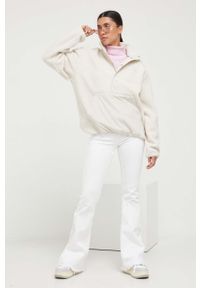 Tommy Jeans bluza damska kolor beżowy gładka. Kolor: beżowy. Materiał: poliester. Długość: krótkie. Wzór: gładki #3