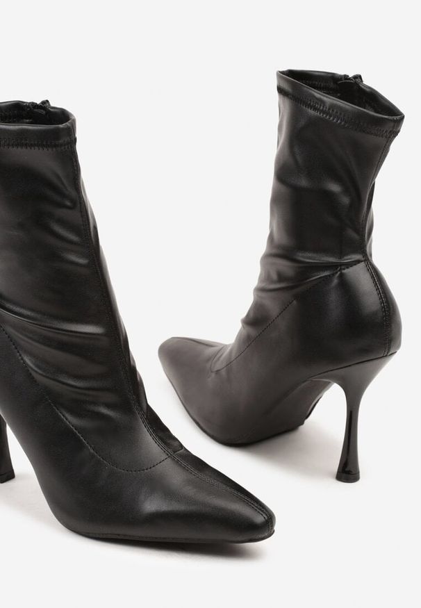 Born2be - Czarne Botki Vices na Szpilce z Przylegającą Cholewką Adinella. Okazja: na co dzień. Zapięcie: zamek. Kolor: czarny. Materiał: jeans. Szerokość cholewki: normalna. Obcas: na szpilce. Styl: casual, elegancki. Wysokość obcasa: średni