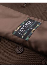 Ombre Clothing - Dopasowana męska kamizelka ze strukturalnej dzianiny z klapami – brązowa V2 - Rozmiar: XXL. Kolor: brązowy. Materiał: dzianina. Styl: klasyczny, elegancki #6