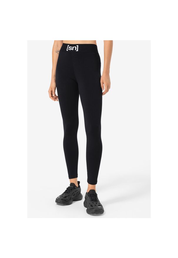 Legginsy damskie SUPER.NATURAL Fintess Shorts. Kolor: czarny. Sport: turystyka piesza