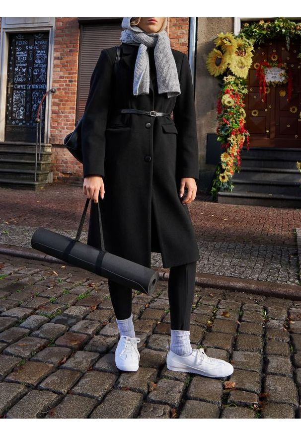 Sinsay - Legginsy z futerkowym ociepleniem w środku - czarny. Kolor: czarny