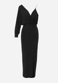 Born2be - Czarna Asymetryczna Sukienka Maxi na Jedno Ramię z Łańcuszkiem Przy Ramieniu Kesilli. Kolor: czarny. Materiał: wiskoza. Sezon: lato. Typ sukienki: asymetryczne. Styl: elegancki. Długość: maxi #2