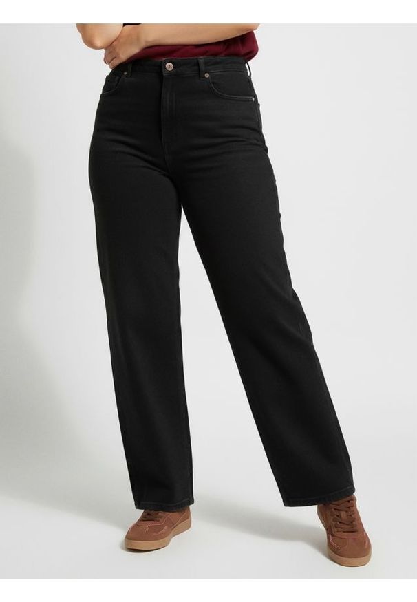 Sinsay - Jeansy wide leg z efektem sprania Plus size - czarny. Kolekcja: plus size. Kolor: czarny
