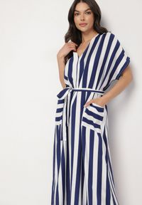 Born2be - Niebieska Sukienka z Wiskozą i Paskiem w Paski Nerire. Okazja: na co dzień. Kolor: niebieski. Materiał: wiskoza. Wzór: paski. Styl: klasyczny, elegancki, casual #6