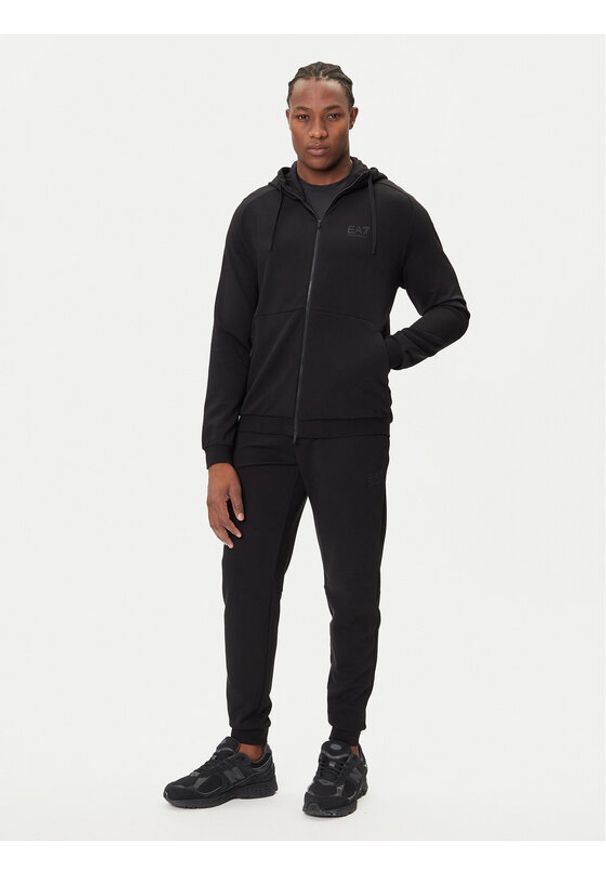 EA7 Emporio Armani Dres 7M000665 AF12501 UC001 Czarny Regular Fit. Kolor: czarny. Materiał: syntetyk