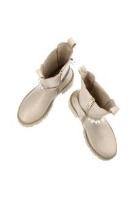 CheBello - Beżowe Botki Chebello Eleganckie Buty Damskie. Kolor: beżowy. Materiał: materiał, skóra. Styl: elegancki #7