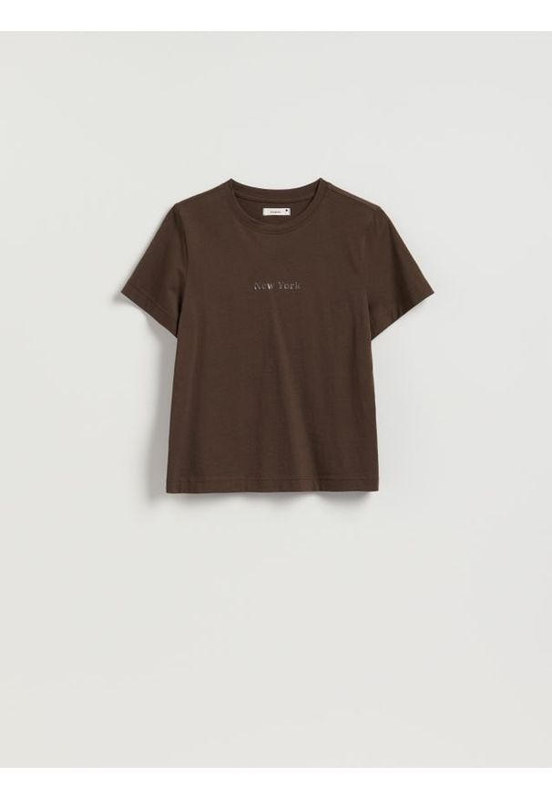 Reserved - T-shirt z nadrukiem - ciemnobrązowy. Kolor: brązowy. Materiał: bawełna, dzianina. Wzór: nadruk