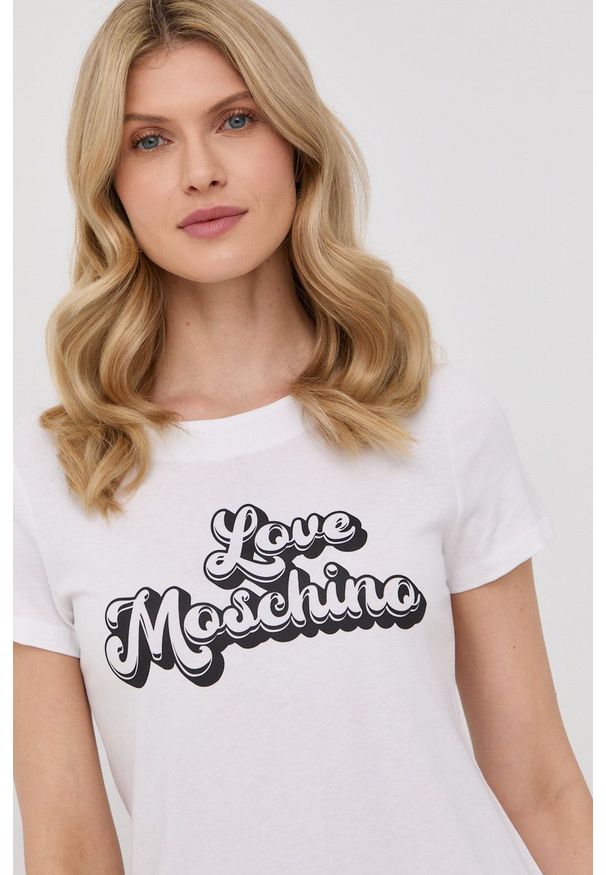 Love Moschino sukienka bawełniana kolor biały mini prosta. Okazja: na co dzień. Kolor: biały. Materiał: bawełna. Długość rękawa: krótki rękaw. Wzór: nadruk. Typ sukienki: proste. Styl: casual. Długość: mini