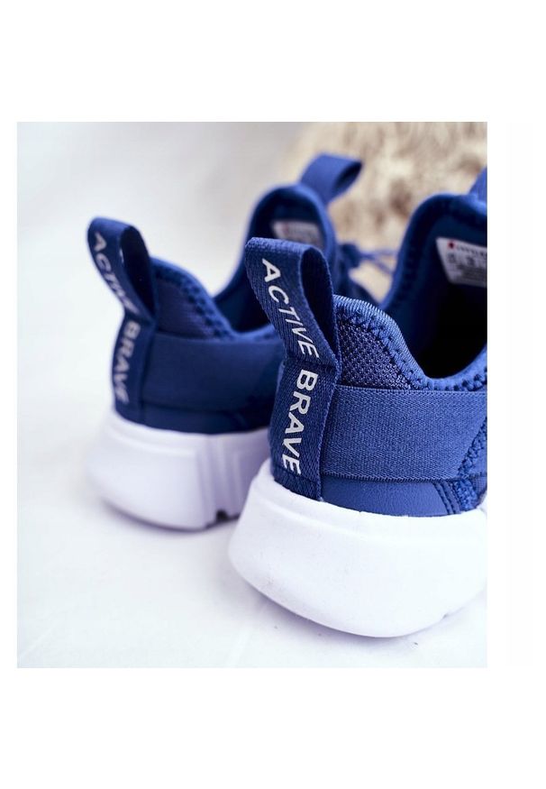 Sportowe Buty Dziecięce Młodzieżowe Granatowe ABCKIDS B012310074. Zapięcie: bez zapięcia. Kolor: niebieski. Materiał: skóra. Szerokość cholewki: normalna