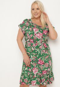 Born2be - Zielona Bawełniana Sukienka w Kwiaty o Pudełkowym Fasonie ze Sznurkiem w Talii Risallise. Okazja: na spacer, na imprezę. Kolor: zielony. Materiał: bawełna. Długość rękawa: krótki rękaw. Wzór: kwiaty. Styl: wizytowy, retro #2