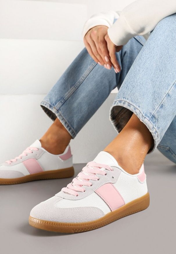 Born2be - Biało-Różowe Sneakersy Retro w Stylu Klasycznych Tenisówek Tanonea. Okazja: na co dzień. Zapięcie: sznurówki. Kolor: biały. Materiał: jeans