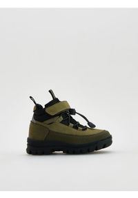 Reserved - Buty trekingowe za kostkę - zielony. Wysokość cholewki: za kostkę. Kolor: zielony. Materiał: materiał