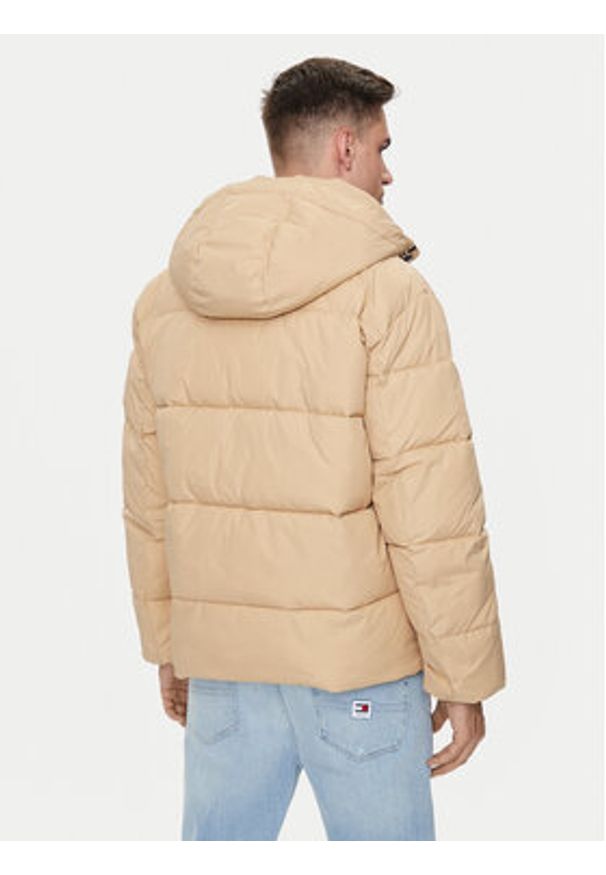 Tommy Jeans Kurtka zimowa Essential DM0DM18487 Beżowy Regular Fit. Kolor: beżowy. Materiał: syntetyk. Sezon: zima