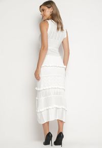 Born2be - Biała Sweterkowa Sukienka Midi z Falbankami Gadise. Typ kołnierza: kołnierz z falbankami. Kolor: biały. Wzór: aplikacja. Długość: midi #2