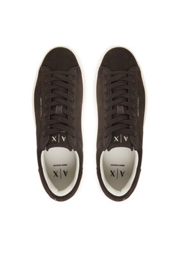 Armani Exchange Sneakersy XM002617 AF19687 S6318 Brązowy. Kolor: brązowy. Materiał: skóra, zamsz