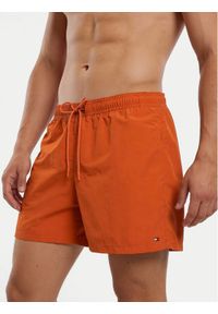 TOMMY HILFIGER - Tommy Hilfiger Szorty kąpielowe UM0UM03477 Pomarańczowy Regular Fit. Kolor: pomarańczowy. Materiał: syntetyk #1