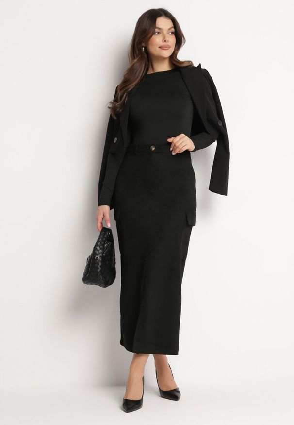 Born2be - Czarna Spódnica Maxi z Rozcięciem i Kopertowymi Kieszeniami Anefil. Okazja: na co dzień. Kolor: czarny. Styl: elegancki, casual