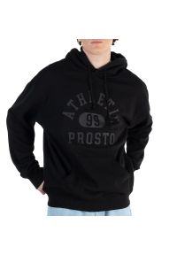 Bluza Prosto Klasyk Hoodie Athletic 99 KL251MSWE2052 - czarna. Okazja: na co dzień, na spacer. Typ kołnierza: kaptur. Kolor: czarny. Materiał: dresówka, bawełna, materiał, poliester. Wzór: aplikacja. Styl: klasyczny, casual. Sport: turystyka piesza