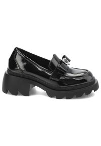 Czarne Mokasyny S.Barski Stylowe Wsuwane Obuwie Damskie Z Kokardką. Okazja: na co dzień. Zapięcie: bez zapięcia. Kolor: czarny. Materiał: skóra, lakier, jeans. Styl: elegancki