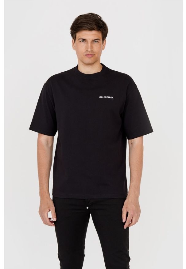 Balenciaga - BALENCIAGA Czarny t-shirt z logo na plecach. Kolor: czarny