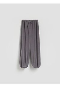 Reserved - Luźne spodnie z wiskozą - ciemnoszary. Kolor: szary. Materiał: wiskoza #1