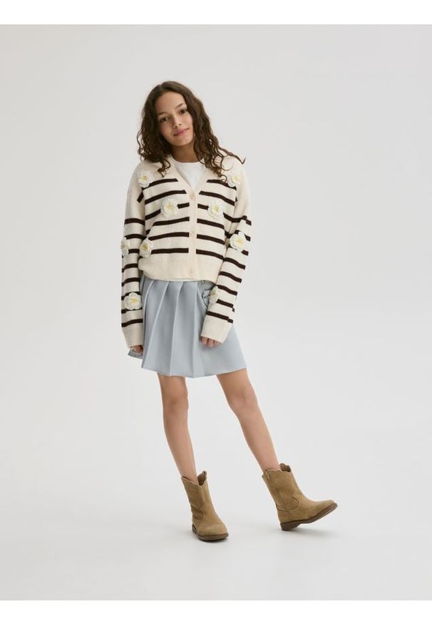 Reserved - Plisowana spódnica z saszetką - jasnoszary. Kolor: szary. Materiał: tkanina. Wzór: gładki