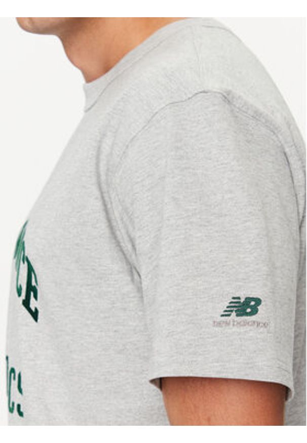 New Balance T-Shirt Athletics Varsity Graphic T-Shirt MT33551 Szary Regular Fit. Kolor: szary. Materiał: bawełna