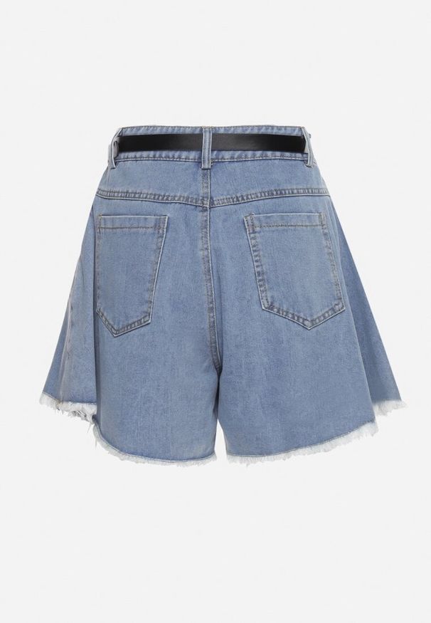 Born2be - Niebieskie Jeansowe Szorty o Luźnym Fasonie z Dodatkowym Paskiem Cilike. Okazja: na co dzień. Kolor: niebieski. Materiał: jeans. Sezon: lato. Styl: casual