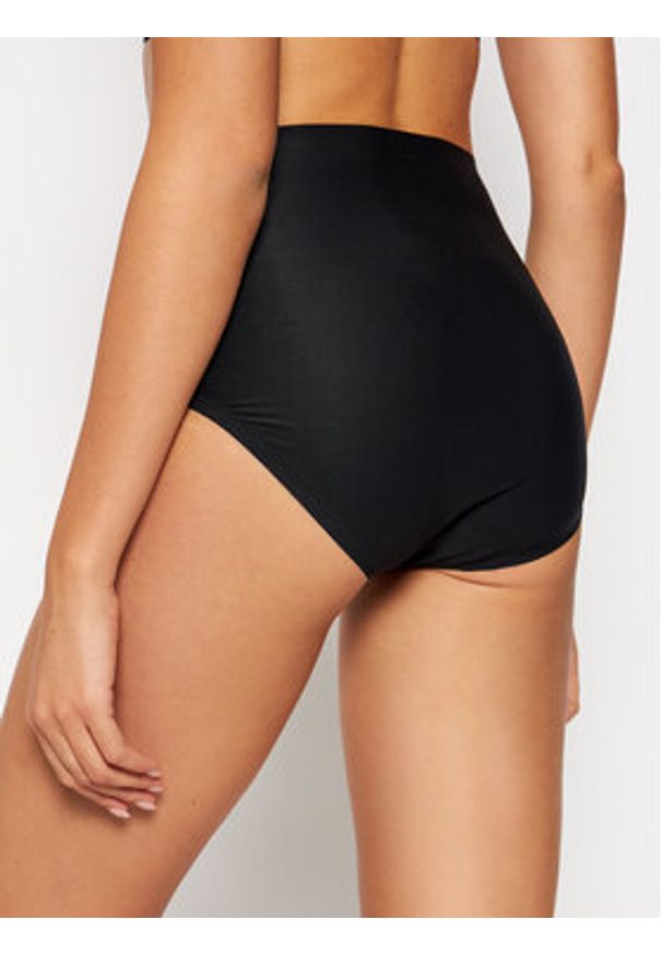 Chantelle Figi klasyczne z wysokim stanem Soft Stretch Plus Size C11370 Czarny. Stan: podwyższony. Kolekcja: plus size. Kolor: czarny. Materiał: syntetyk