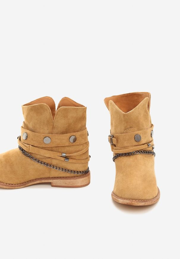 Renee - Brązowe Botki Liani. Okazja: na co dzień. Zapięcie: bez zapięcia. Kolor: brązowy. Materiał: jeans. Szerokość cholewki: normalna. Wzór: aplikacja, paski. Obcas: na koturnie. Styl: casual
