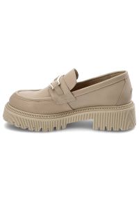 Beżowe Półbuty Nessi Eleganckie Buty Damskie. Zapięcie: klamry. Kolor: beżowy. Materiał: jeans, materiał. Wzór: gładki. Styl: elegancki #3