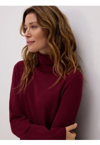 Reserved - Golf z wiskozą - bordowy. Typ kołnierza: golf. Kolor: czerwony. Materiał: wiskoza