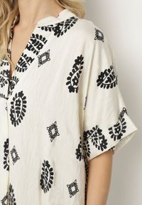 Born2be - Czarno-Kremowa Wiskozowa Sukienka Boho o Pudełkowym Kroju z Rozcięciami Nelbia. Okazja: na co dzień. Typ kołnierza: dekolt w serek. Kolor: czarny. Materiał: wiskoza. Styl: boho #4