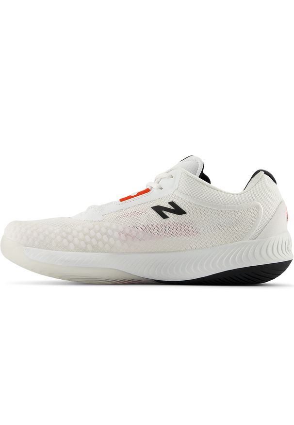 Buty męskie New Balance MCH996W6 – białe. Kolor: biały. Materiał: guma, materiał, syntetyk. Szerokość cholewki: normalna. Model: New Balance 996. Sport: bieganie, tenis