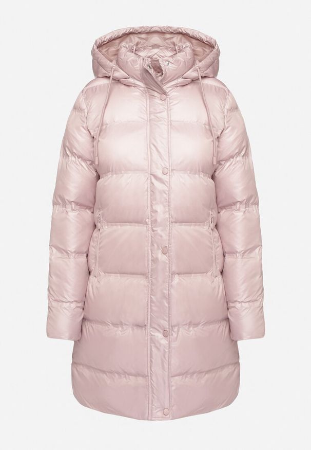 Born2be - Różowa Pikowana Kurtka o Długim Kroju z Kapturem Kieszeniami i Dwustronnym Suwakiem Sanarose. Okazja: na spacer, na co dzień. Typ kołnierza: kaptur. Kolor: różowy. Materiał: dzianina, jeans. Długość: długie. Wzór: aplikacja. Styl: casual, elegancki