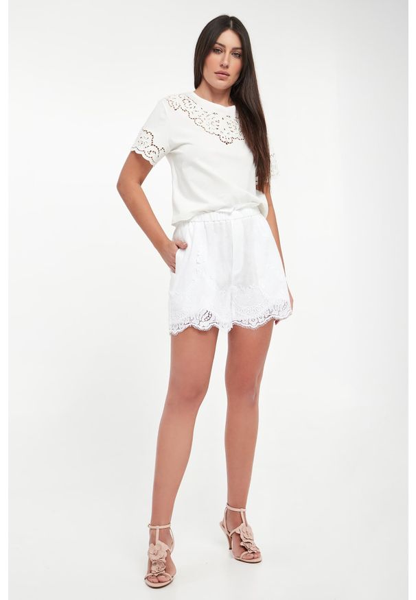 Twinset Milano - Szorty damskie lniane z kooronką TWINSET. Materiał: len