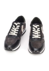 Wittchen - Męskie sneakersy skórzane wielokolorowe szaro-białe. Okazja: na co dzień. Nosek buta: okrągły. Kolor: biały, szary, wielokolorowy. Materiał: zamsz, skóra. Sezon: jesień
