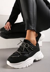 Born2be - Czarne Sneakersy na Platformie z Brokatem i Cyrkoniami Ebavia. Kolor: czarny. Wzór: aplikacja. Obcas: na platformie