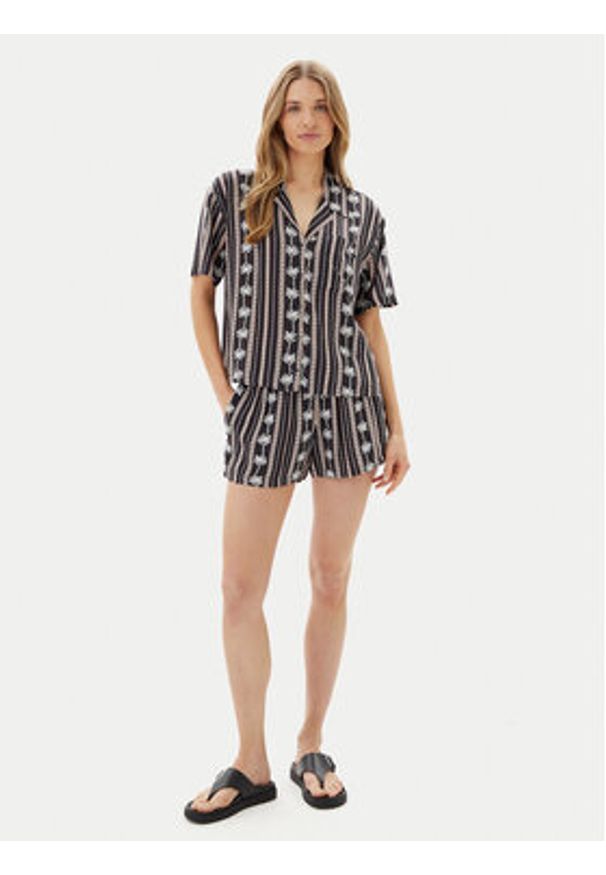 Volcom Koszula Sun Stunner B0412500 Czarny Boxy Fit. Kolor: czarny. Materiał: wiskoza