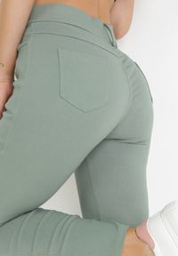 Born2be - Zielone Spodnie Skinny z Wysokim Stanem Ninga. Stan: podwyższony. Kolor: zielony #3