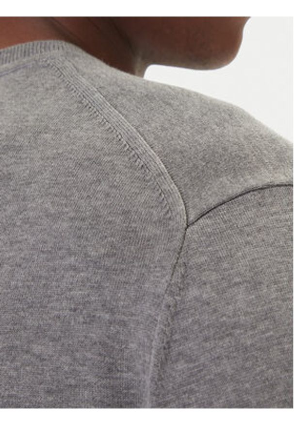 Calvin Klein Sweter LV040BM343 Szary Regular Fit. Kolor: szary. Materiał: bawełna